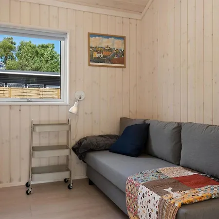 Gizelle - 200m From The Sea By Interhome *